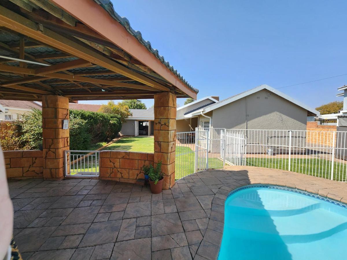 Midway Overnight Rooms Kimberley Exterior foto